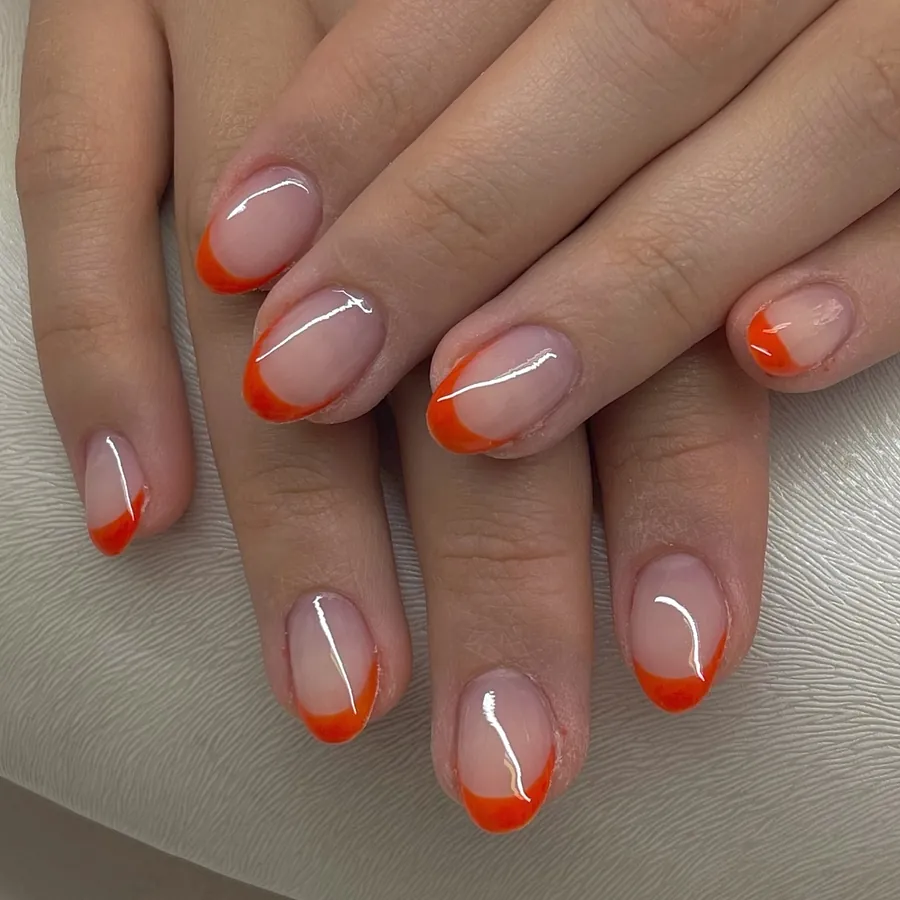 Farbiger French mit orangefarbener Spitze, Ann Nails Bielefeld