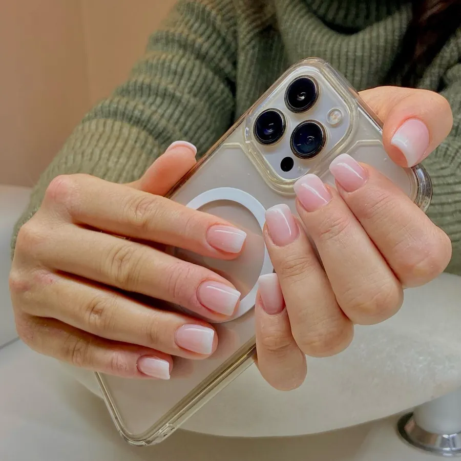 Aufgefüllte, runde French Nägel in Nude, Ann Nails Bielefeld